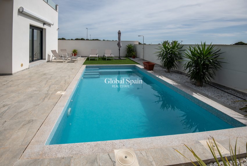 Nouvelle construction - Villa -
PINAR DE CAMPOVERDE