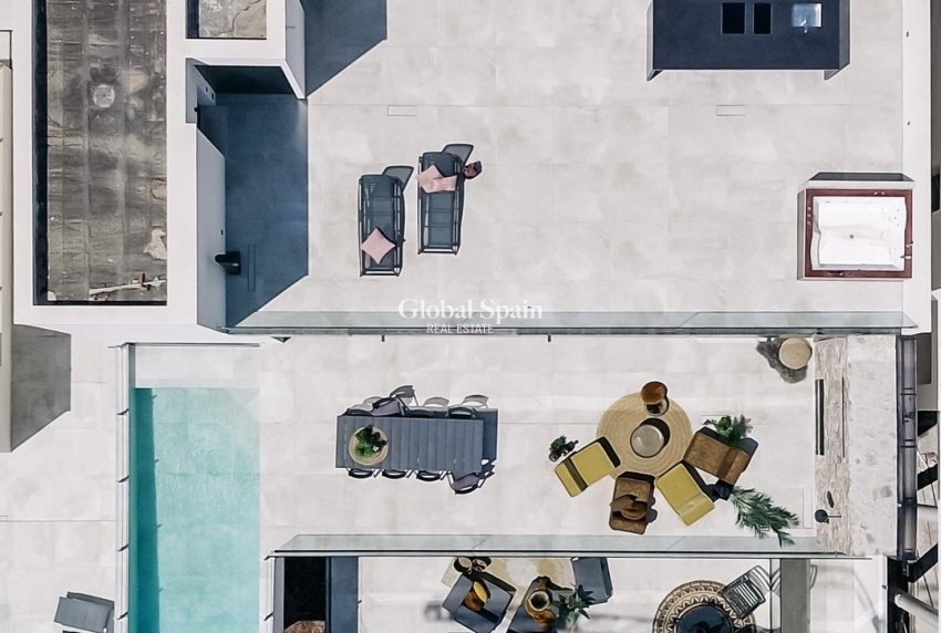 Nouvelle construction - VILLA -
ROJALES - ALTOS DE LA MARQUESA