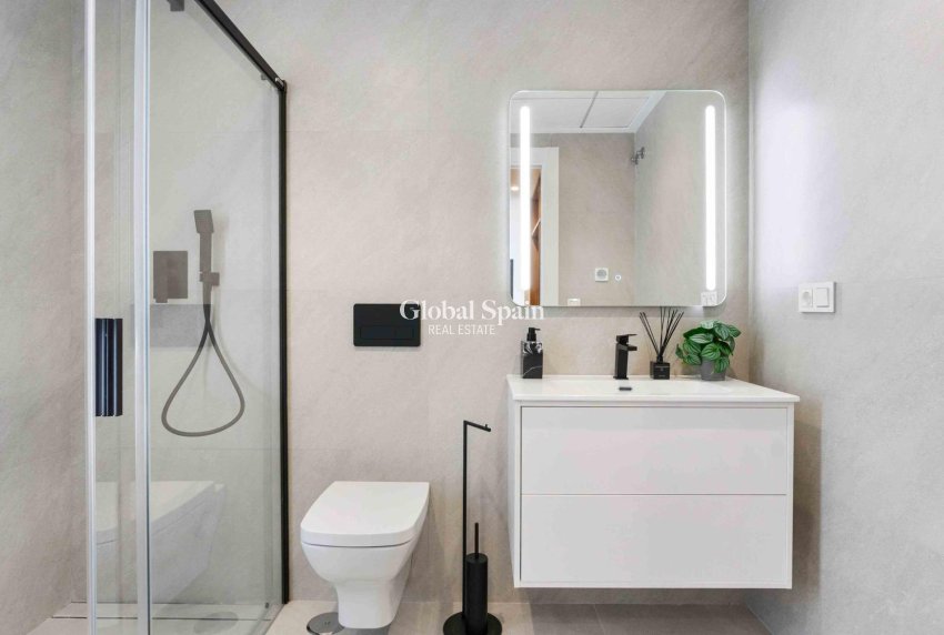 Nouvelle construction - Villa -
ROJALES - Benimar