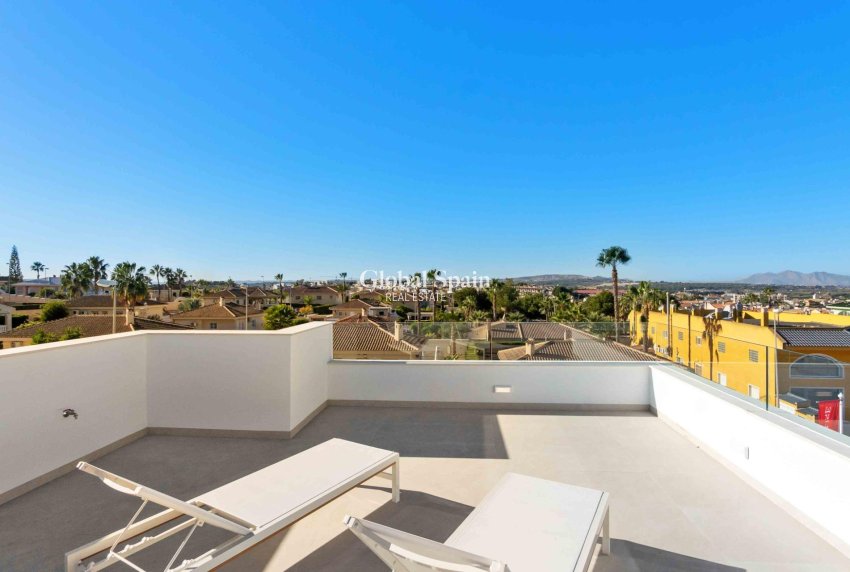 Nouvelle construction - Villa -
ROJALES - Benimar