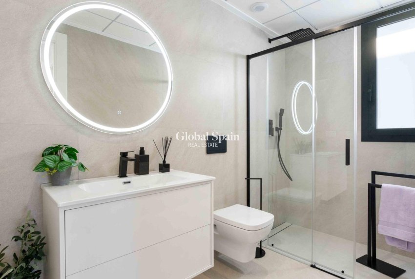 Nouvelle construction - VILLA -
ROJALES - Benimar