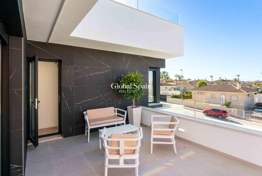 Nouvelle construction - VILLA -
ROJALES - Benimar