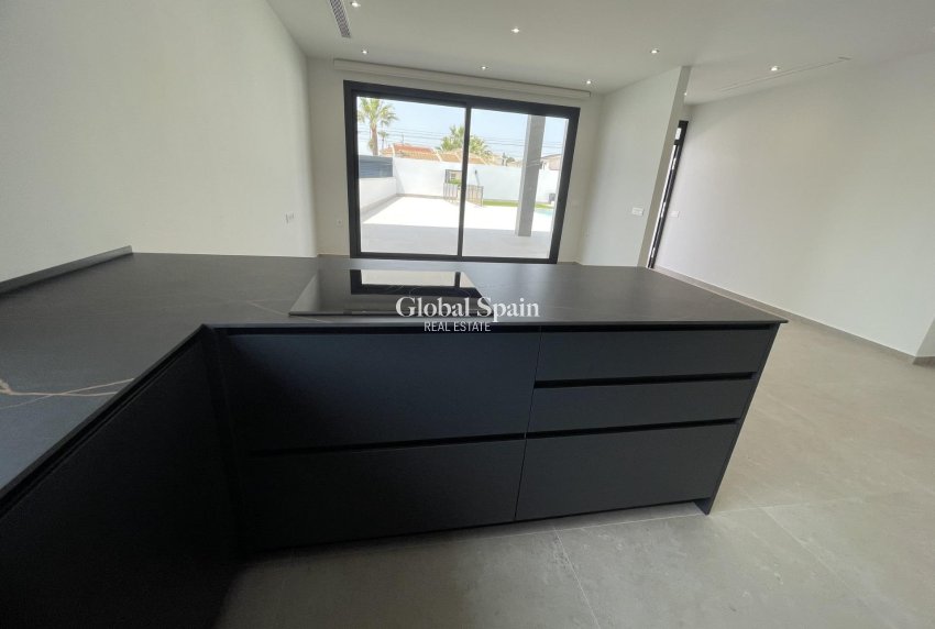 Nouvelle construction - VILLA -
ROJALES - Ciudad Quesada