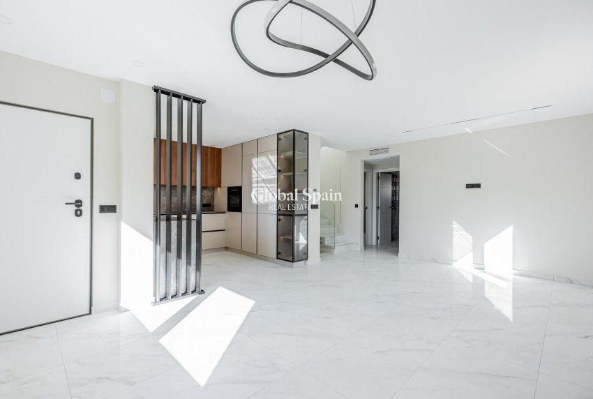 Nouvelle construction - VILLA -
ROJALES - Ciudad Quesada