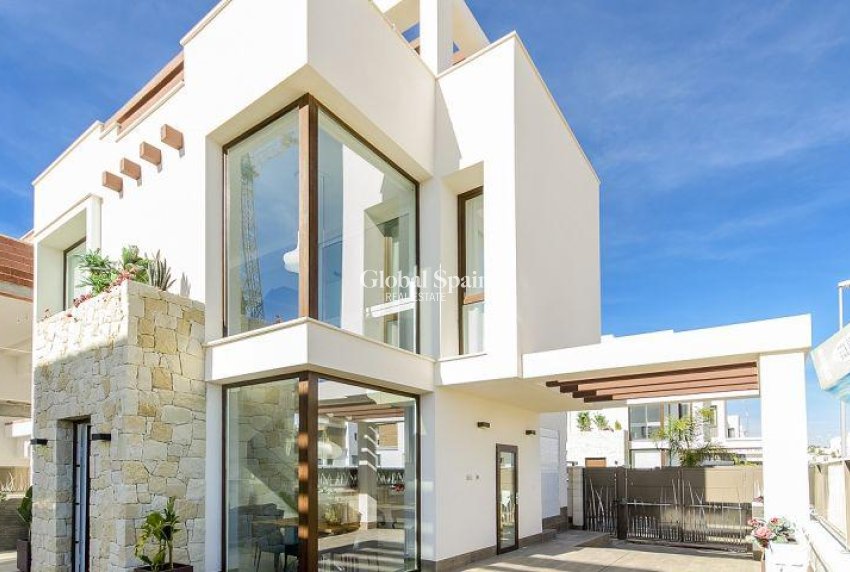 Nouvelle construction - VILLA -
ROJALES - Ciudad Quesada