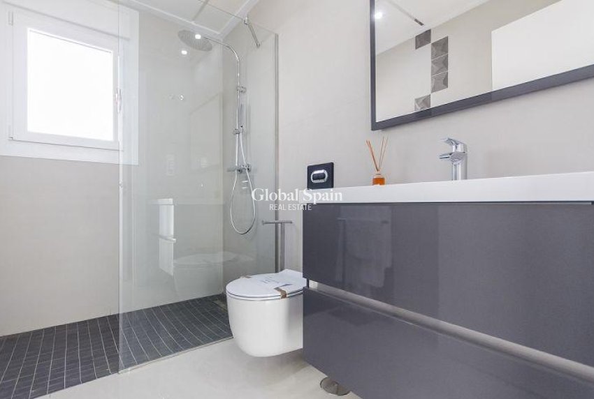 Nouvelle construction - VILLA -
ROJALES - Ciudad Quesada