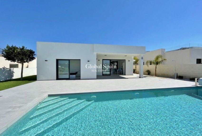 Nouvelle construction - VILLA -
ROJALES - Rojales