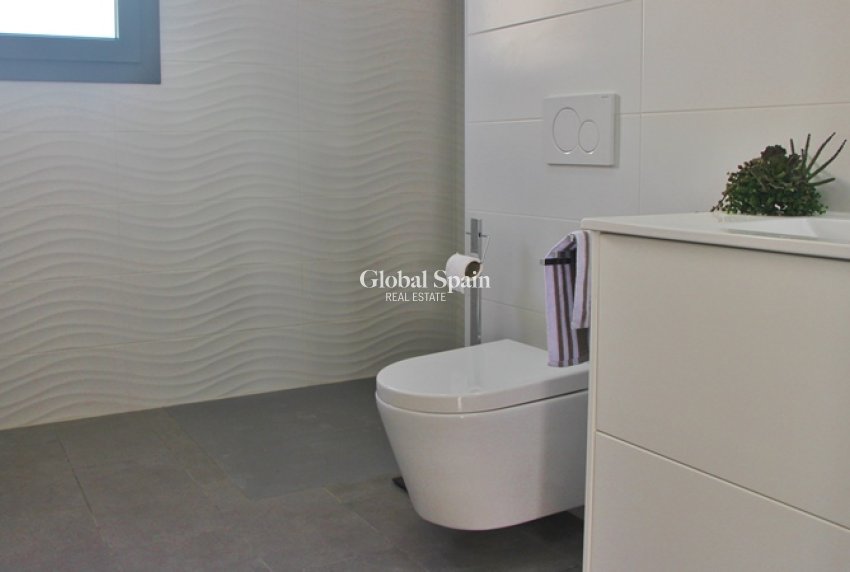 Nouvelle construction - VILLA -
ROJALES - Rojales