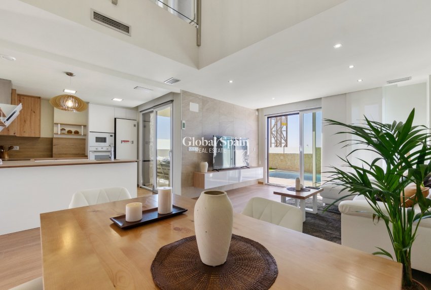 Nouvelle construction - VILLA -
ROJALES