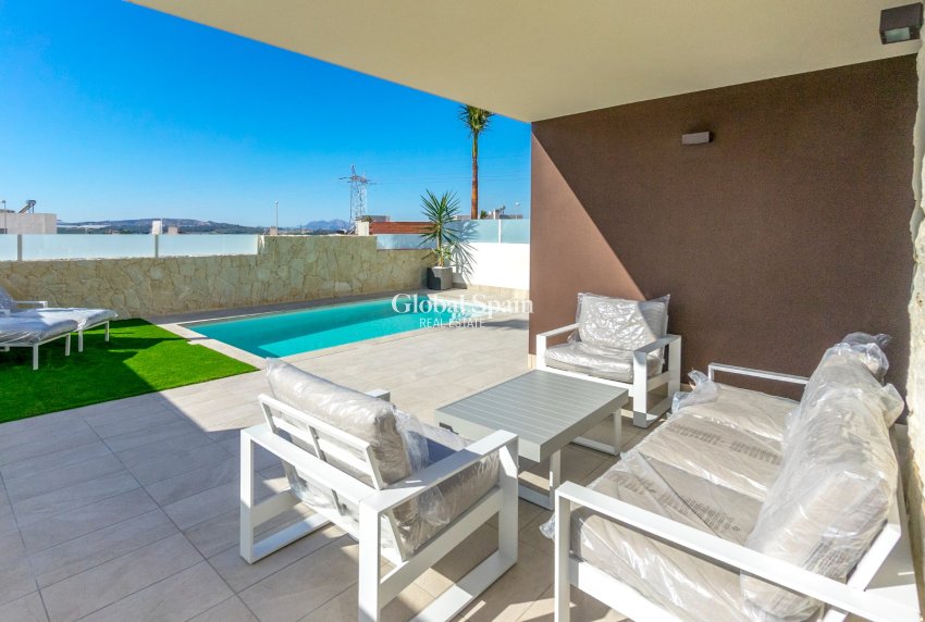 Nouvelle construction - VILLA -
ROJALES