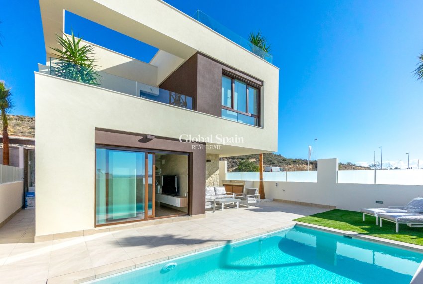 Nouvelle construction - VILLA -
ROJALES