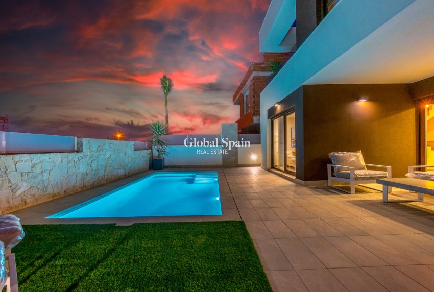 Nouvelle construction - VILLA -
ROJALES