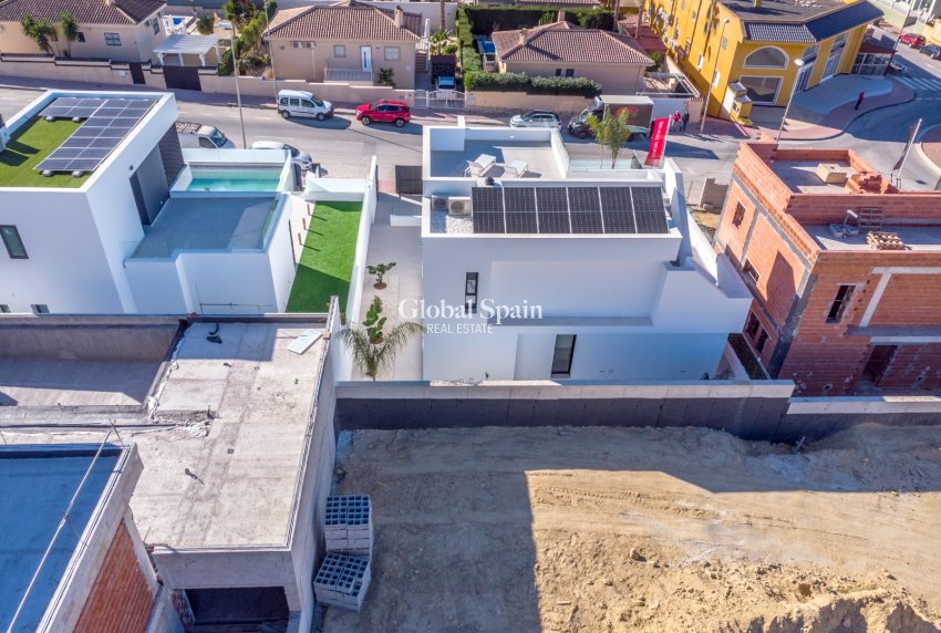 Nouvelle construction - Villa -
ROJALES