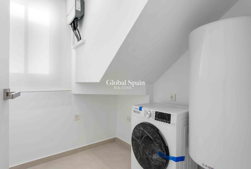 Nouvelle construction - Villa -
ROJALES