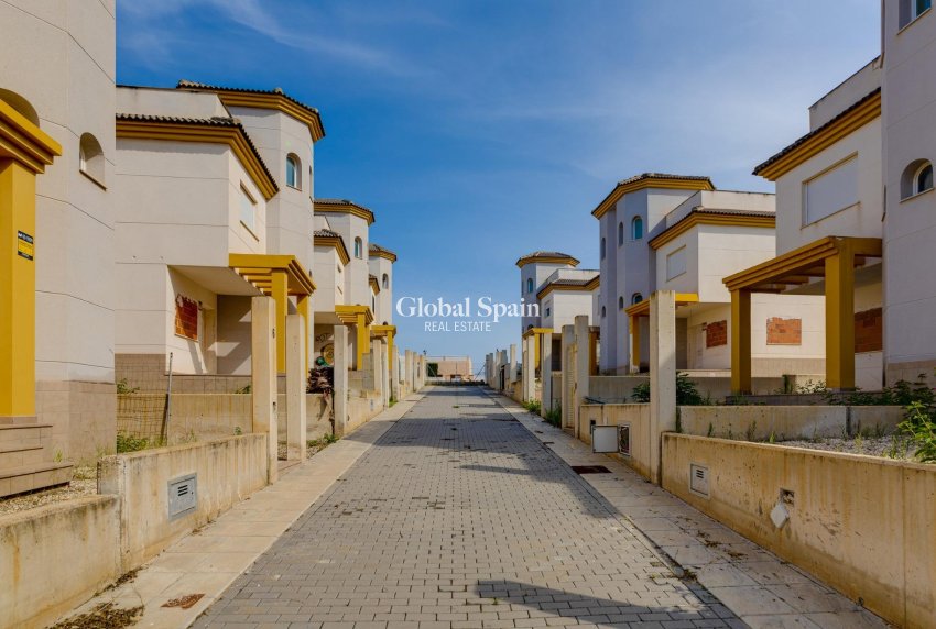 Nouvelle construction - VILLA -
SAN FULGENCIO - El Oasis