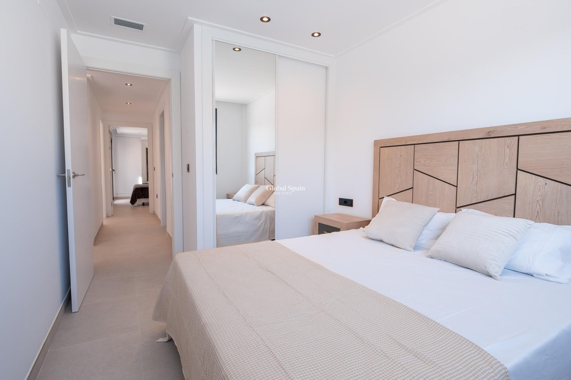 Nouvelle construction - VILLA -
SAN FULGENCIO - Oasis La Marina