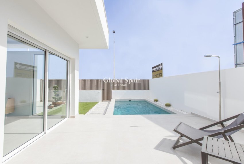 Nouvelle construction - VILLA -
SAN JAVIER - Parque de los leones