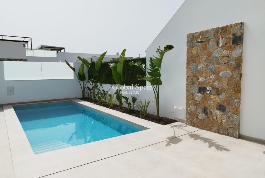 Nouvelle construction - VILLA -
SAN JAVIER - Parque del doce