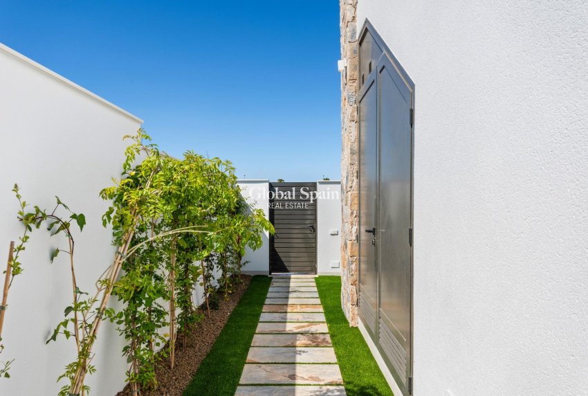 Nouvelle construction - VILLA -
SAN JAVIER - Parque del doce