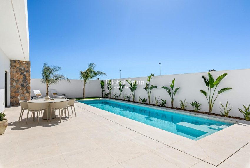 Nouvelle construction - VILLA -
SAN JAVIER - Parque del doce