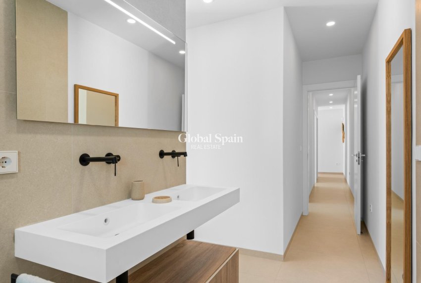 Nouvelle construction - VILLA -
SAN JAVIER - Parque del doce