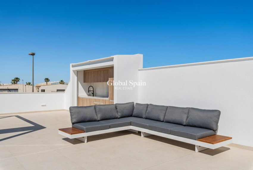 Nouvelle construction - VILLA -
SAN JAVIER - Parque del doce
