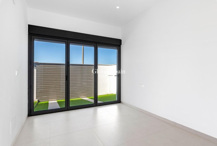 Nouvelle construction - VILLA -
SAN JAVIER - Parque del doce