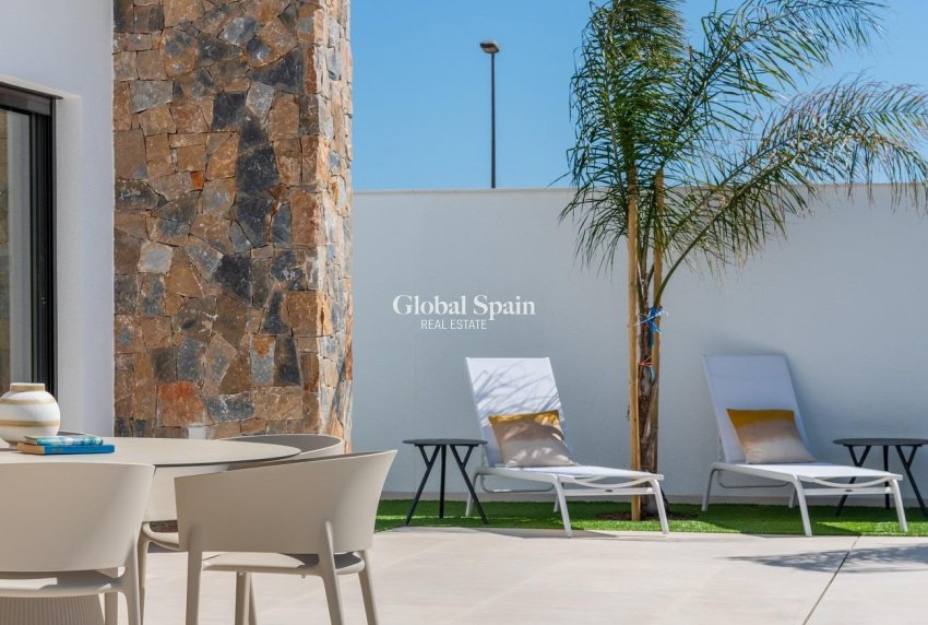 Nouvelle construction - VILLA -
SAN JAVIER - Parque del doce
