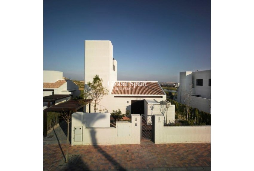 Nouvelle construction - VILLA -
SUCINA - Peraleja Golf