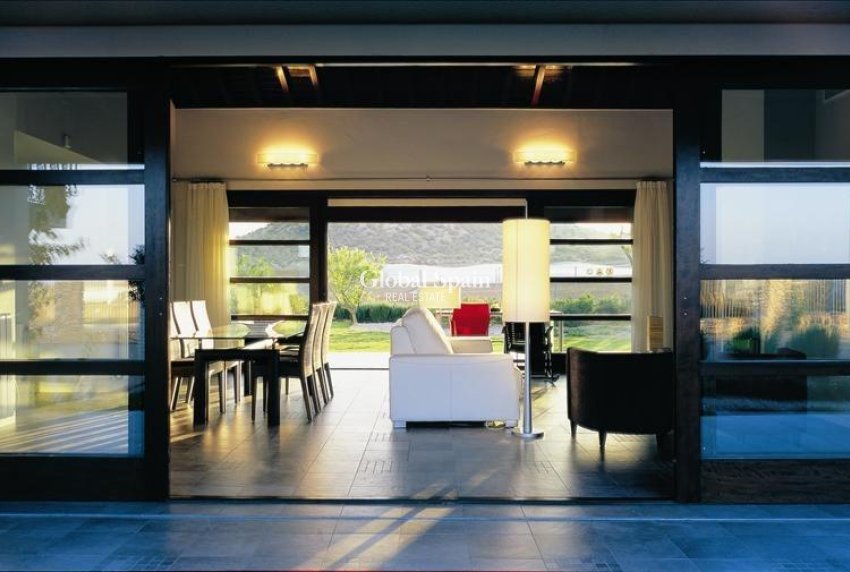 Nouvelle construction - VILLA -
SUCINA - Peraleja Golf