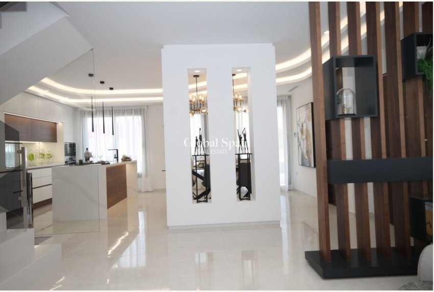 Nouvelle construction - Villa -
TORREVIEJA - El Chaparal