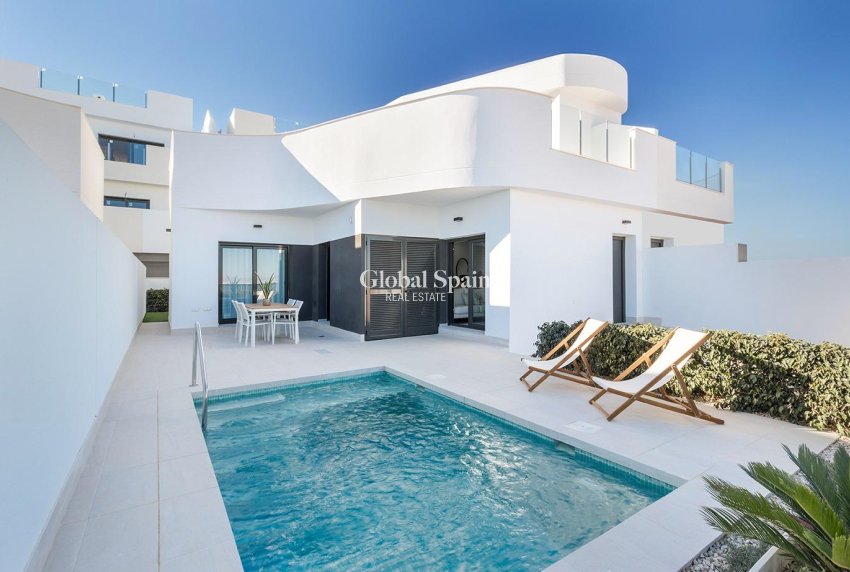 Nouvelle construction - VILLA -
TORREVIEJA - Lago Jardín II