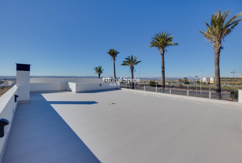 Nouvelle construction - VILLA -
TORREVIEJA - Sector 25