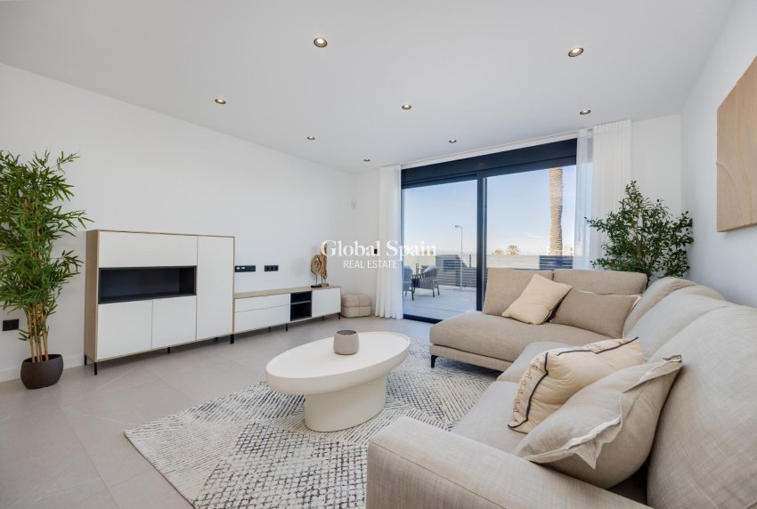 Nouvelle construction - VILLA -
TORREVIEJA - Sector 25