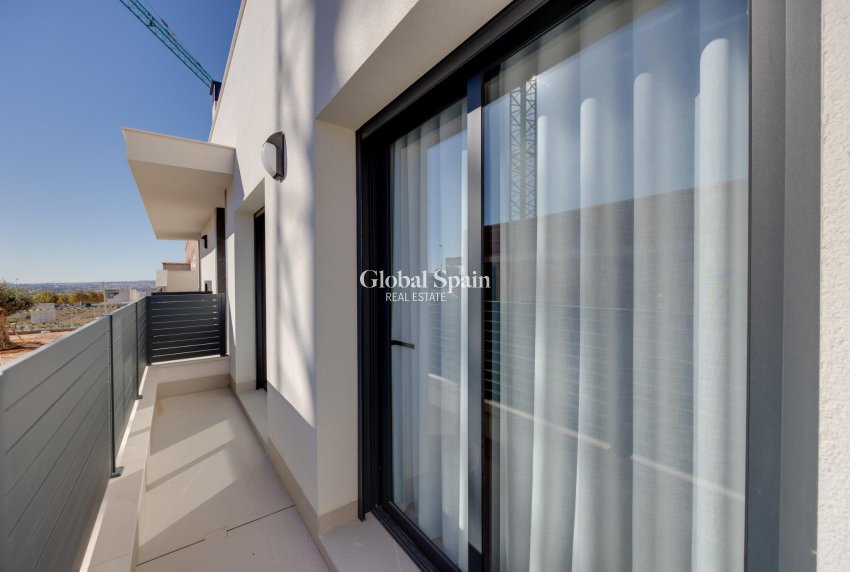 Nouvelle construction - VILLA -
TORREVIEJA - Sector 25