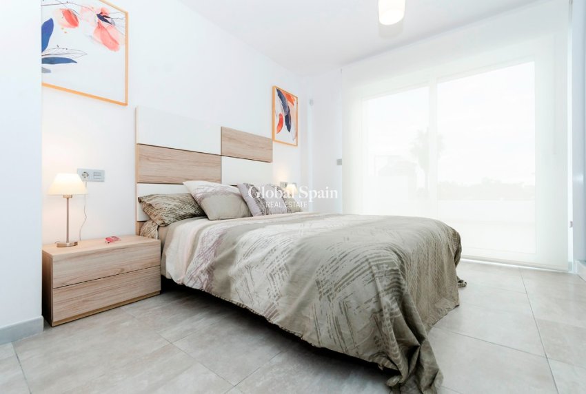 Nouvelle construction - Villa -
TORREVIEJA - Torreta