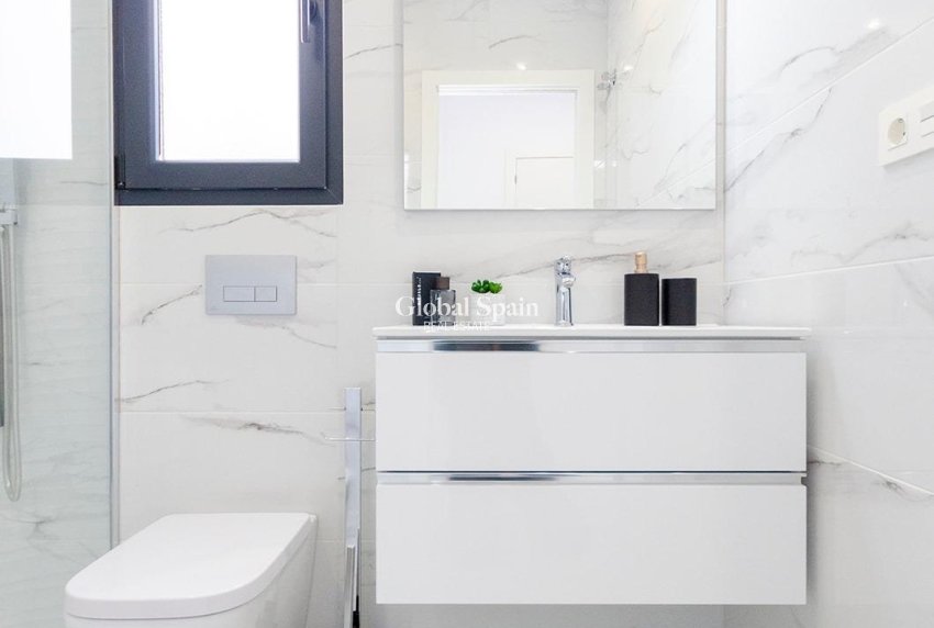 Nouvelle construction - VILLA -
TORREVIEJA - Torretas