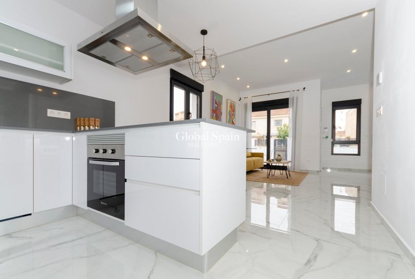 Nouvelle construction - VILLA -
TORREVIEJA - Torretas