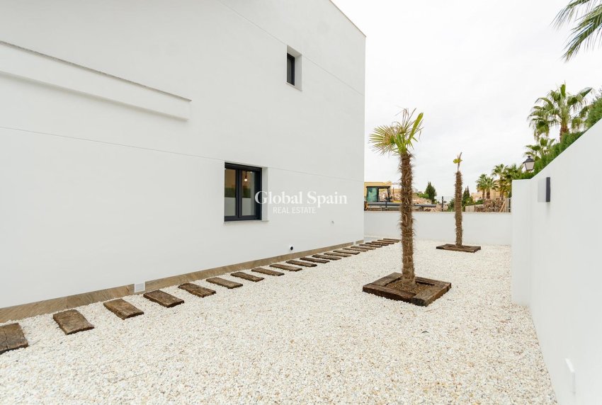 Nouvelle construction - VILLA -
TORREVIEJA - Torretas