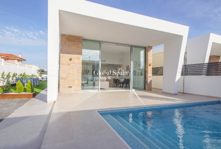Nouvelle construction - Villa -
TORREVIEJA - Torrevieja
