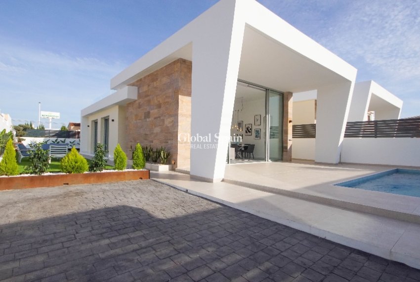 Nouvelle construction - Villa -
TORREVIEJA - Torrevieja
