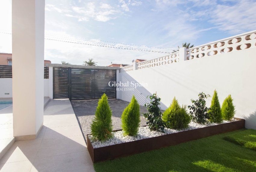 Nouvelle construction - Villa -
TORREVIEJA - Torrevieja