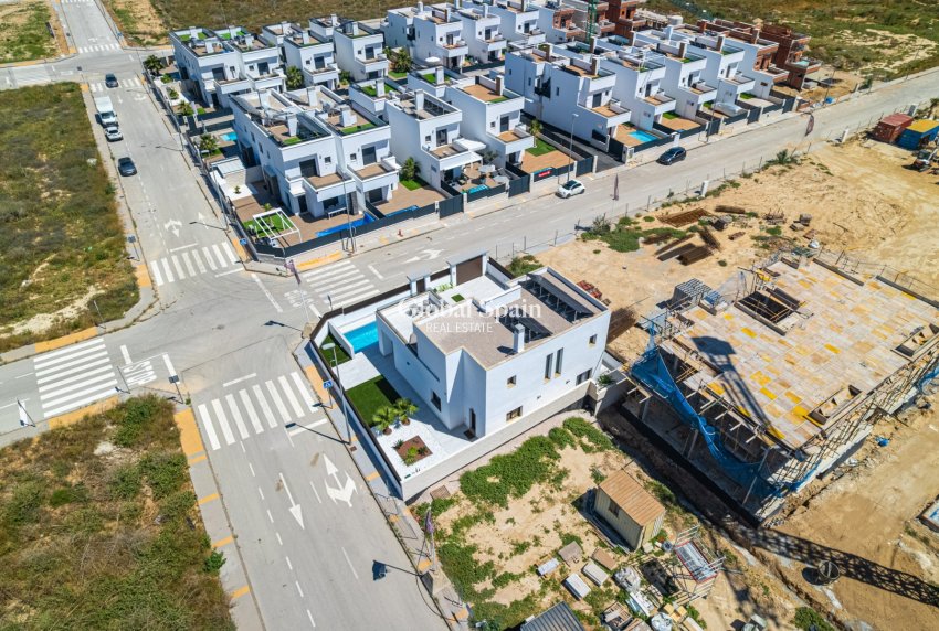 Nouvelle construction - VILLA -
VISTABELLA GOLF 