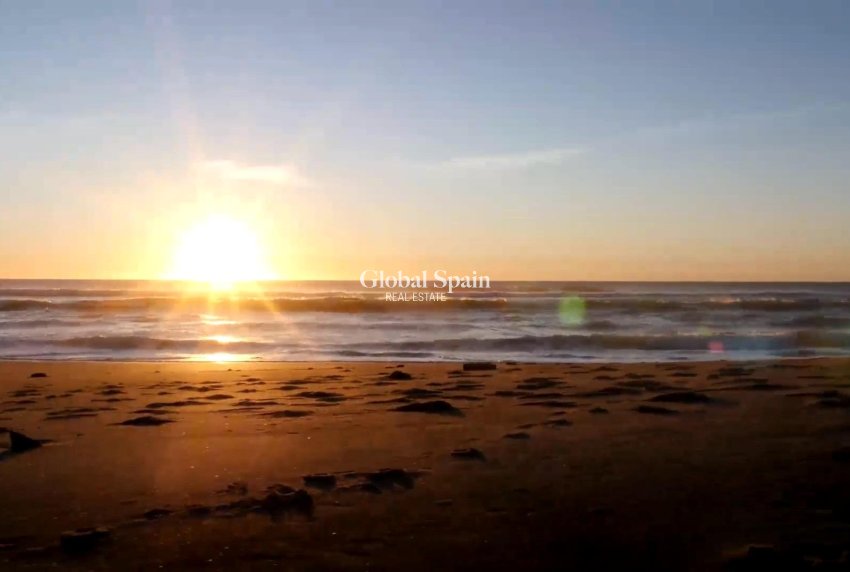 Nowo zbudowane - Apartament -
TORREVIEJA - Center