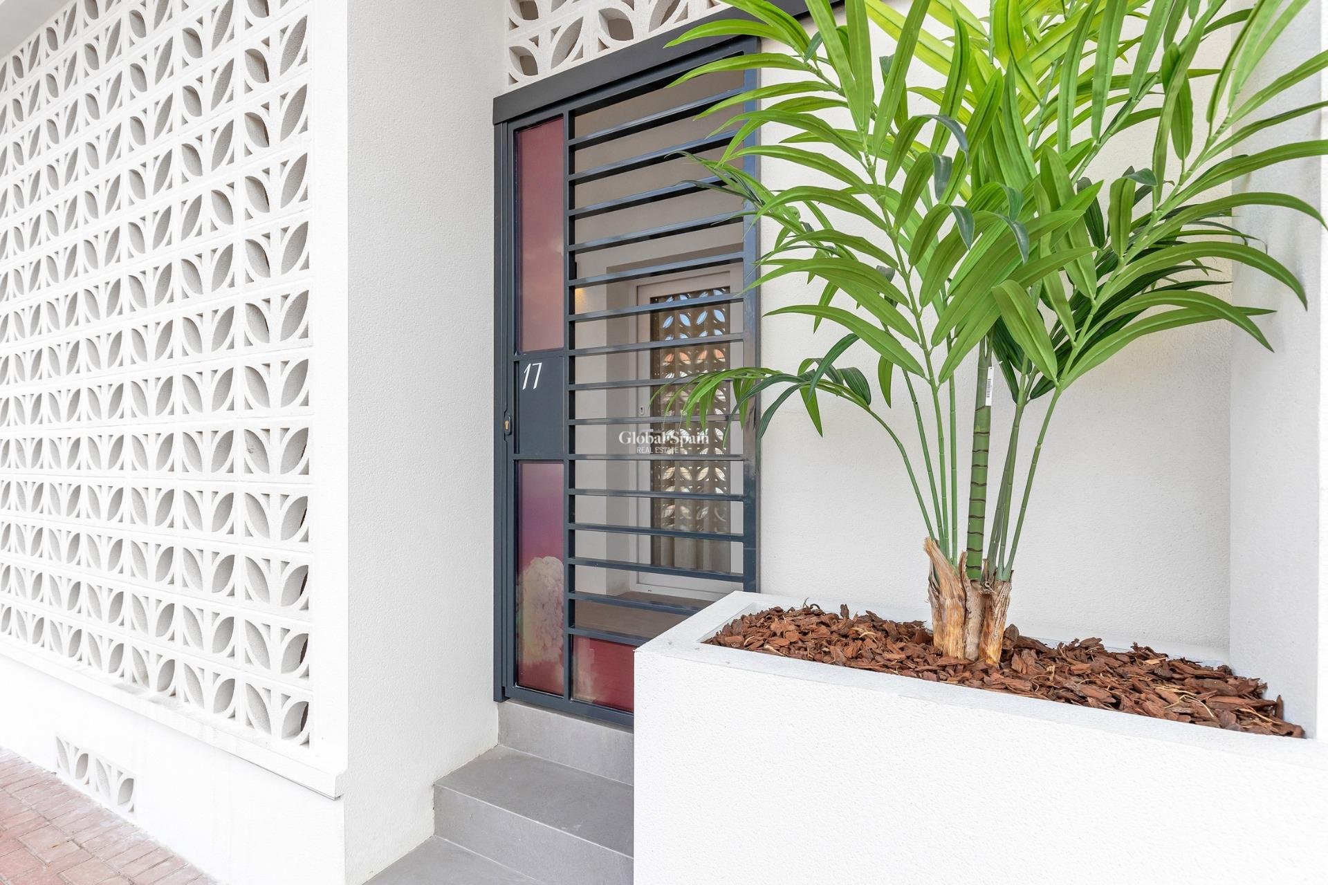 Nowo zbudowane - Apartament -
TORREVIEJA - Playa Los Naufragos