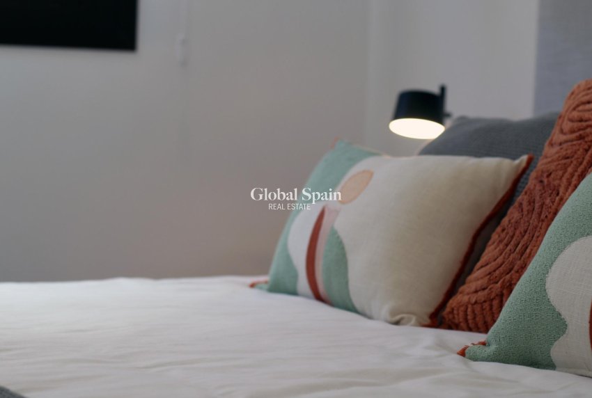 Nowo zbudowane - Bliźniak -
PILAR DE LA HORADADA - parque Andromeda