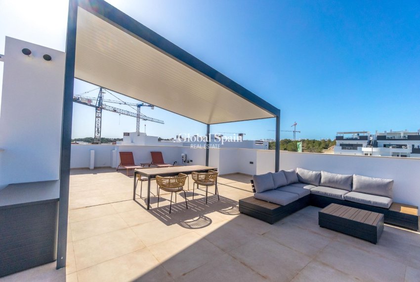 Nowo zbudowane - Bungalow na ostatnim piętrze -
TORREVIEJA - LOS BALCONES - LOS ALTOS