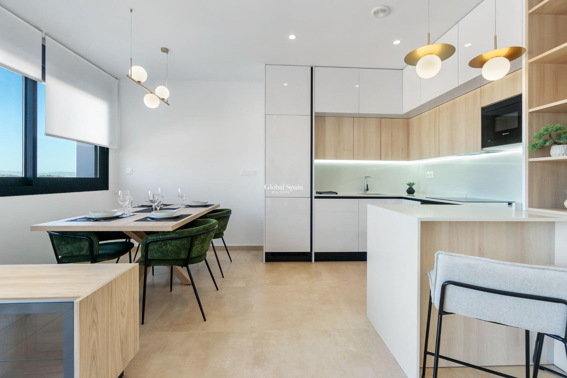 Nowo zbudowane - Bungalow na ostatnim piętrze -
TORREVIEJA - LOS BALCONES - LOS ALTOS