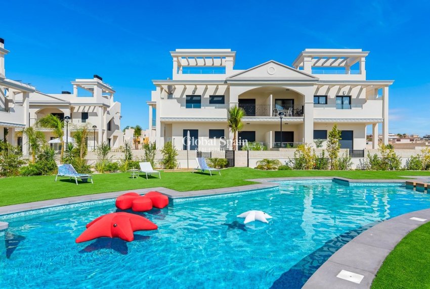 Nowo zbudowane - Bungalow na parterze -
ROJALES - Doña Pepa