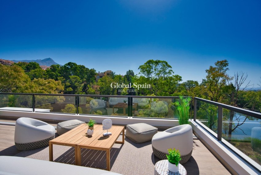 Nowo zbudowane - Daszek -
MARBELLA - 